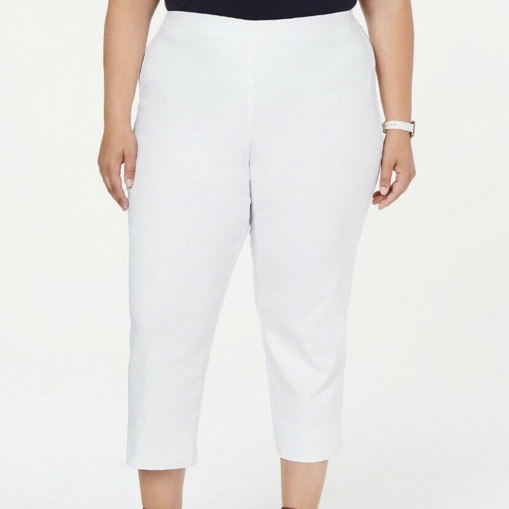 Charter Club Plus Size Pull-On Capri Pants Color: White Size 26WNWT